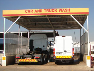 On-site truck cleaning service